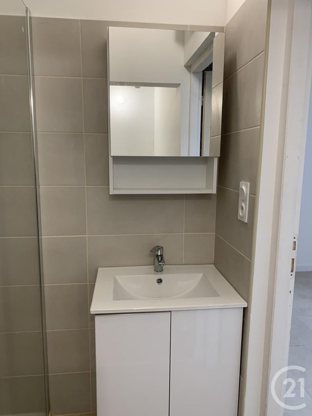 Appartement F3 &agrave; louer - 3 pi&egrave;ces - 47,15 m2 - Cabrieres - 34 - LANGUEDOC-ROUSSILLON