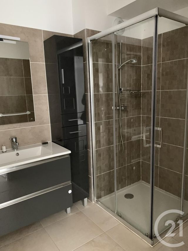 Appartement &agrave; louer - 2 pi&egrave;ces - 39,11 m2 - Clermont L Herault - 34 - LANGUEDOC-ROUSSILLON