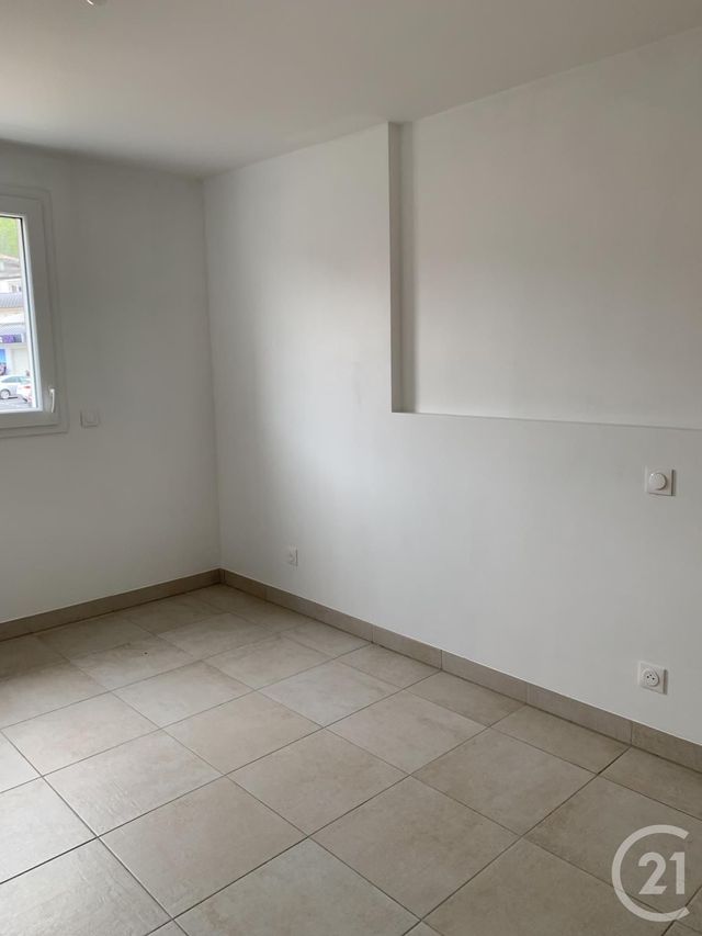 Appartement &agrave; louer - 2 pi&egrave;ces - 39,11 m2 - Clermont L Herault - 34 - LANGUEDOC-ROUSSILLON