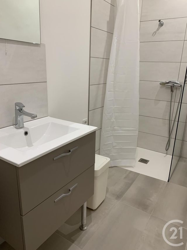 Appartement F1 &agrave; louer - 1 pi&egrave;ce - 46 m2 - Clermont L Herault - 34 - LANGUEDOC-ROUSSILLON